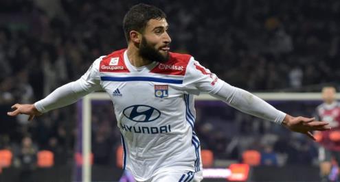 ميلان يستهدف التعاقد مع نبيل فقير